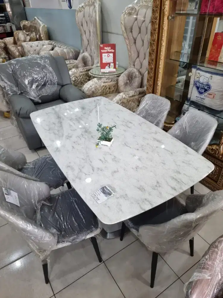 PROMO KEMERDEKAAN KREDIT MEJA MAKAN DARI HOME CREDIT BANYAK PROMONYA