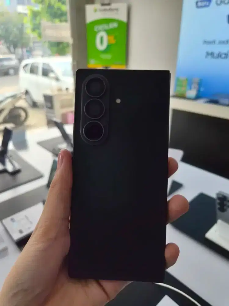 SAMSUNG GALAXY ZFOLD 8