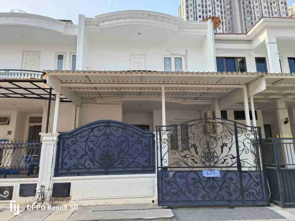 disewakan rumah di griya inti sentosa 2 lantai hadap selatan