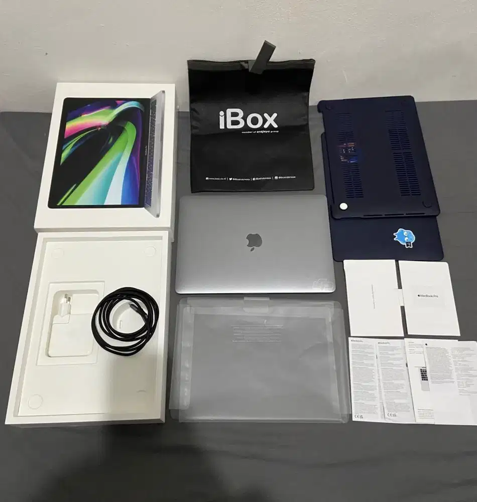 Macbook Pro M1 Touchbar 8/256gb IBOX Resmi Fullset original