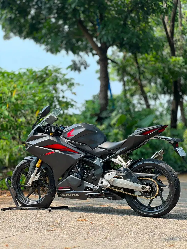 HONDA CBR250RR ABS HITAM DOFF 2018 KM RENDAH PAJAK PANJANG LIKE NEW