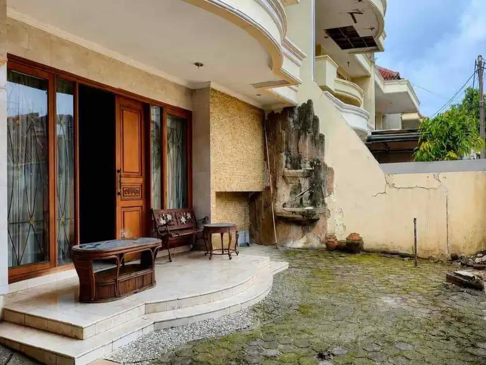 Rumah Mewah Komplek Depdikbud Pejaten Barat LT 287m² – 6,5 M Nego