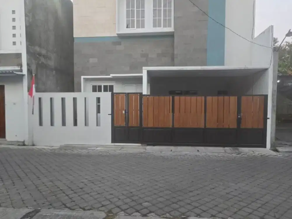 Rumah Bagus Minimalis Modern di Colomadu