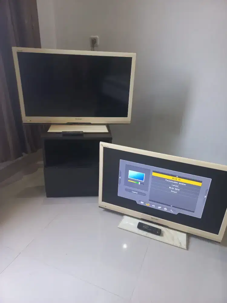 LCD sharp model LC-32LE340M-WH