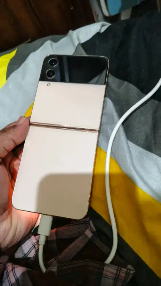 Samsung Flip Z 4