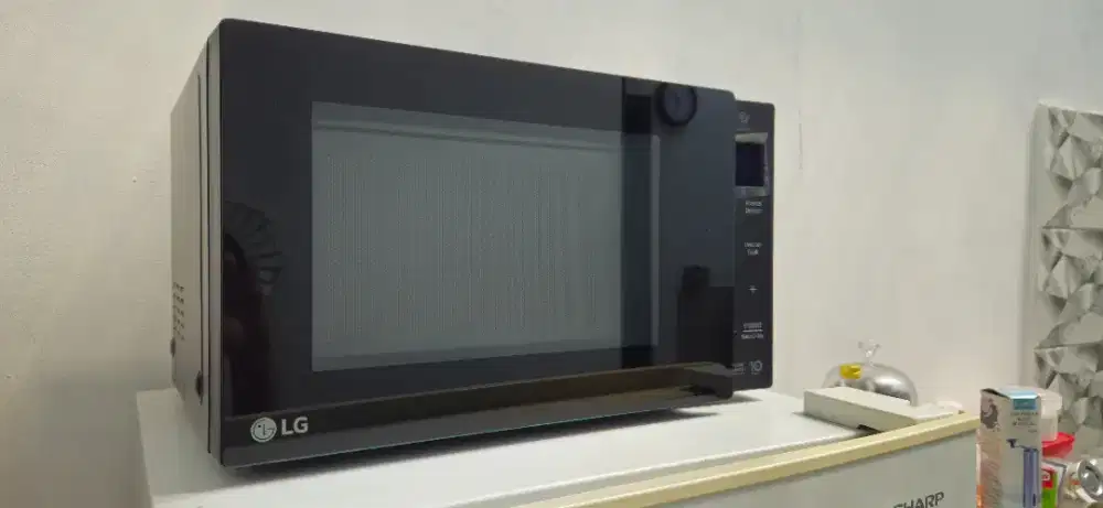 Dijual LG Microwave Smart Inverter MS2336GIB Kpasital 23L BISA NEGO