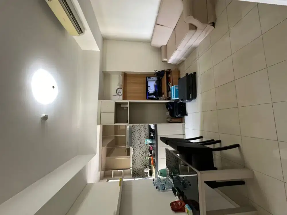 Apartemen Green Lake Sunter 2 BR furnish interior bagus dan minimalis, hadap utara, lantai sedang, furnish terawat.