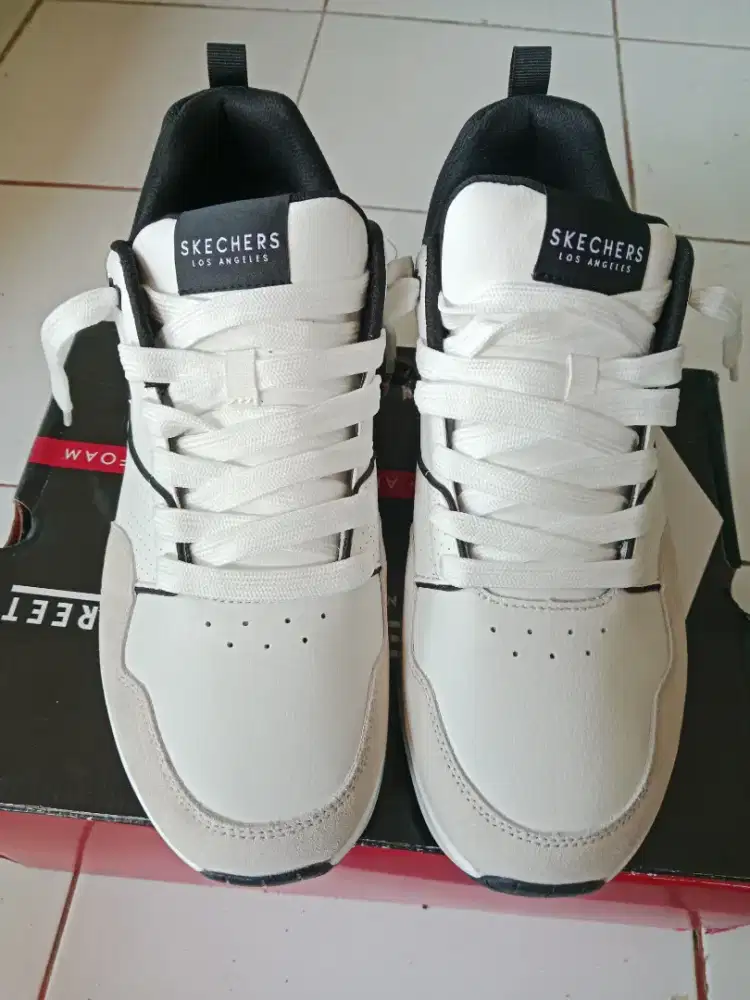 Sepatu Skechers