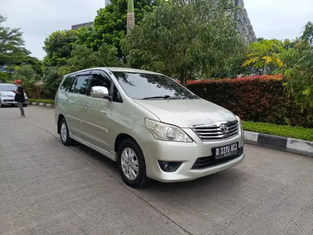 Innova matic solar 2.5 tahun 2013 Dp 15 jt