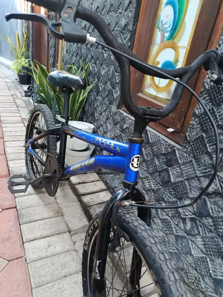 Sepeda BMX united UK 20