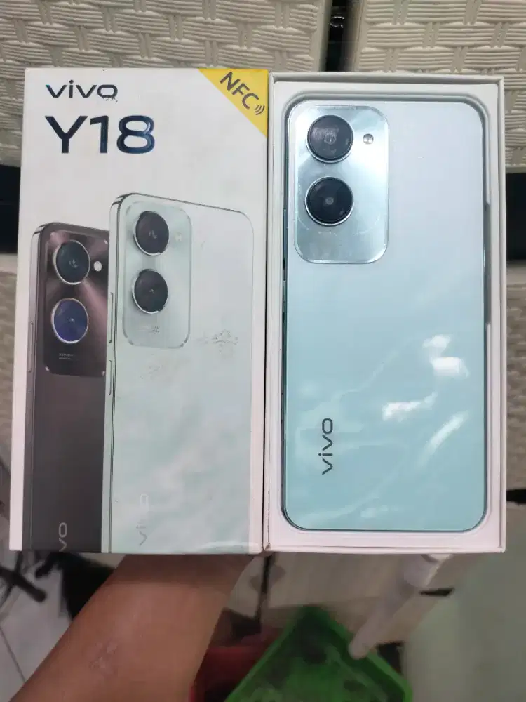 VIVO Y18 4/64 BEKAS