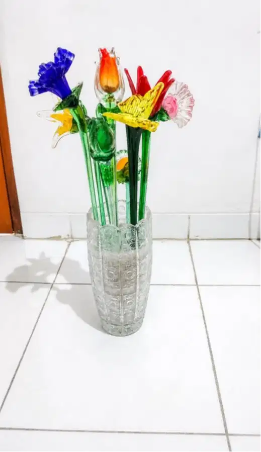 vas bunga kristal
