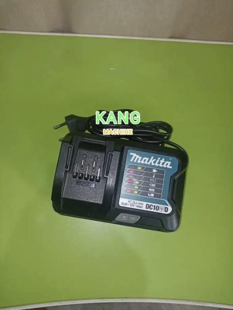 Charger Makita 12V CXT DC10WD lithium ion