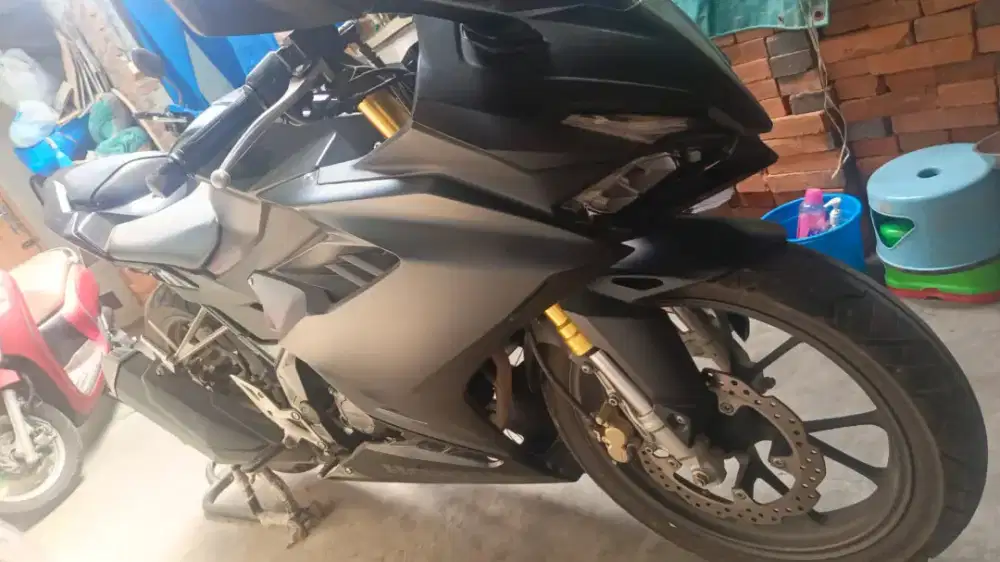 CBR 150R 2021 warna hitam