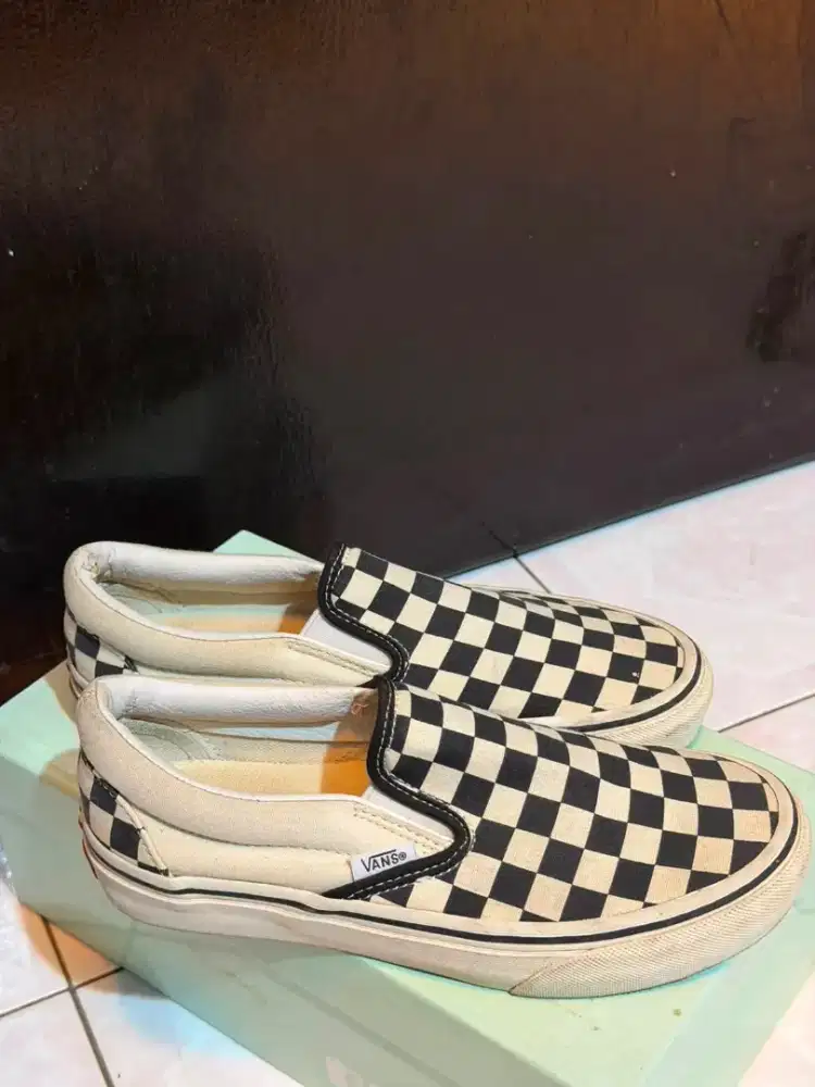 Sepatu merk. Vans ukuran 36 unisex