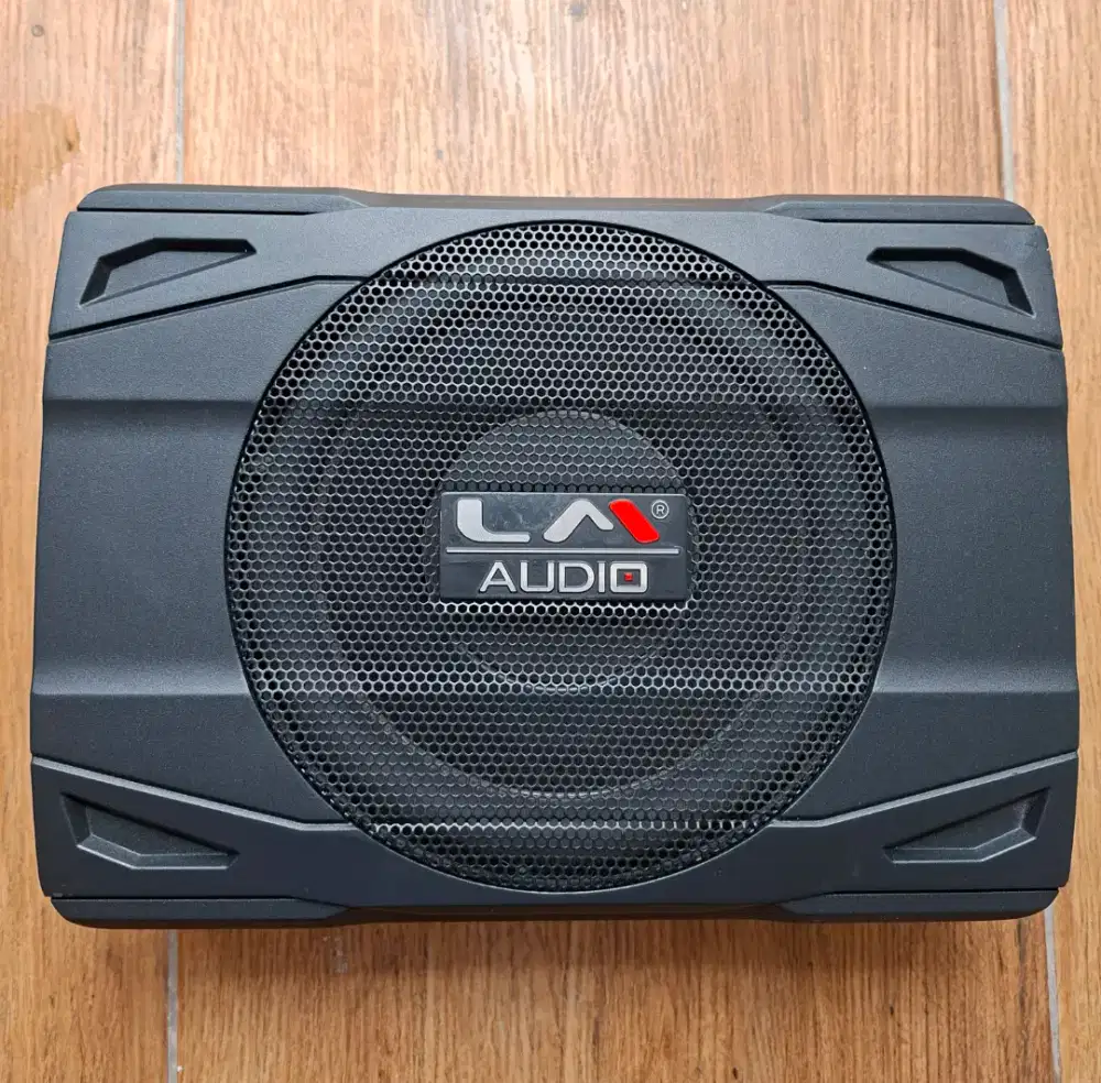 Subwoofer aktif kolong mobil LM Audio LM-80S
