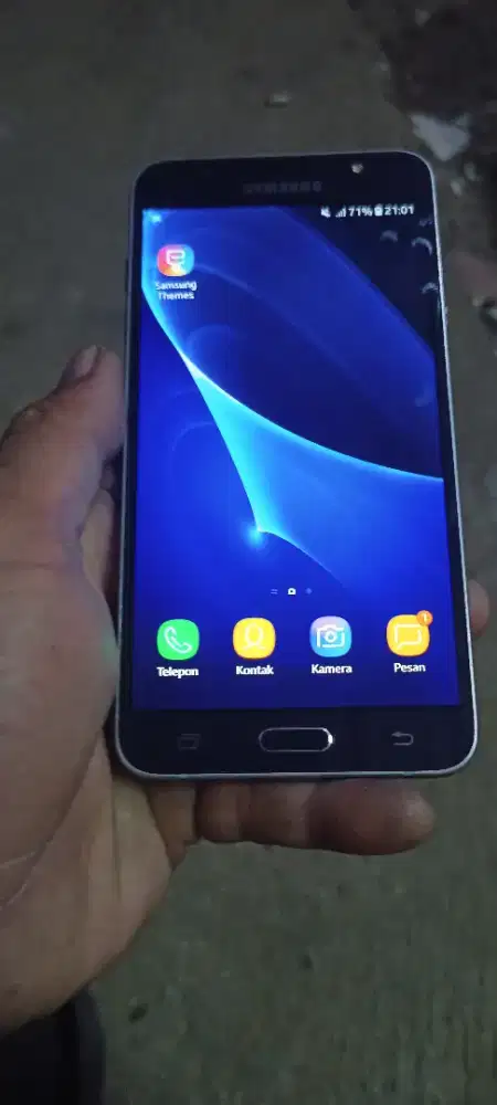 SAMSUNG J7 (2016)