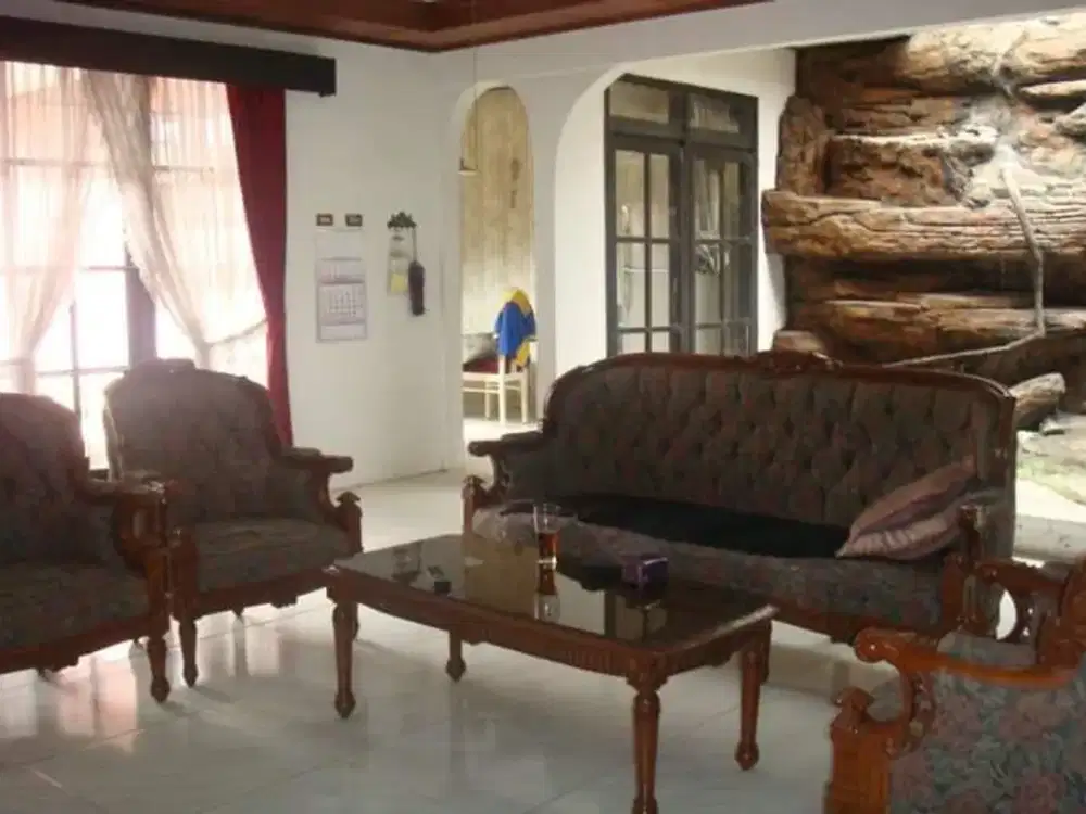 Dijual Rumah Strategis dan Nyaman di Cikutra Bandung