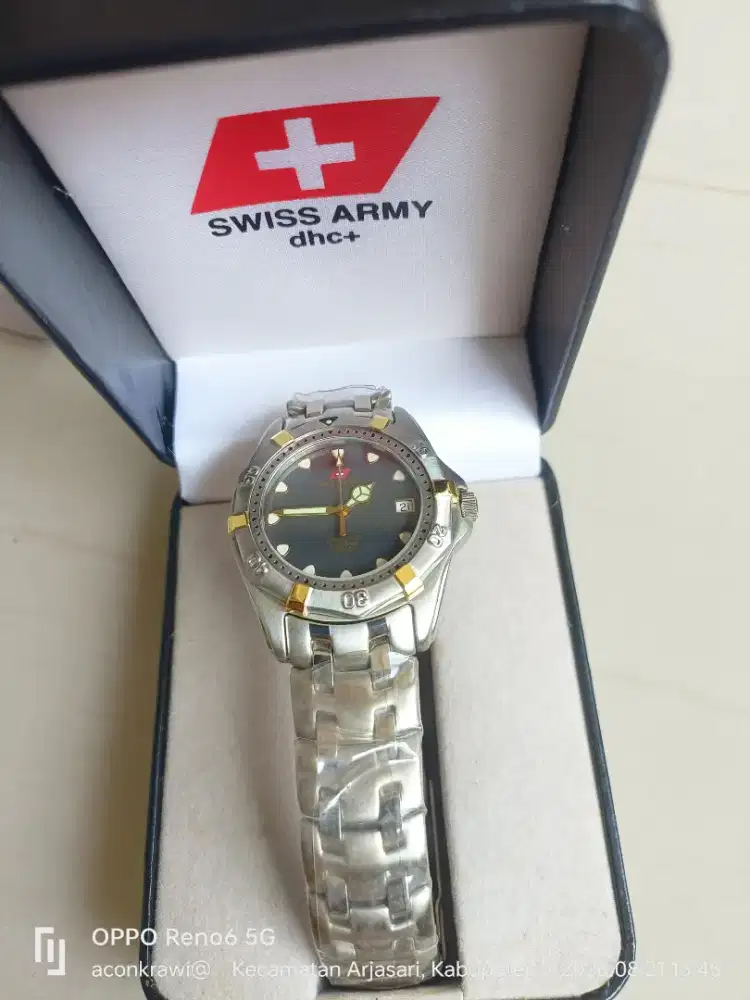 Jam tangan Swiss Army dhc+