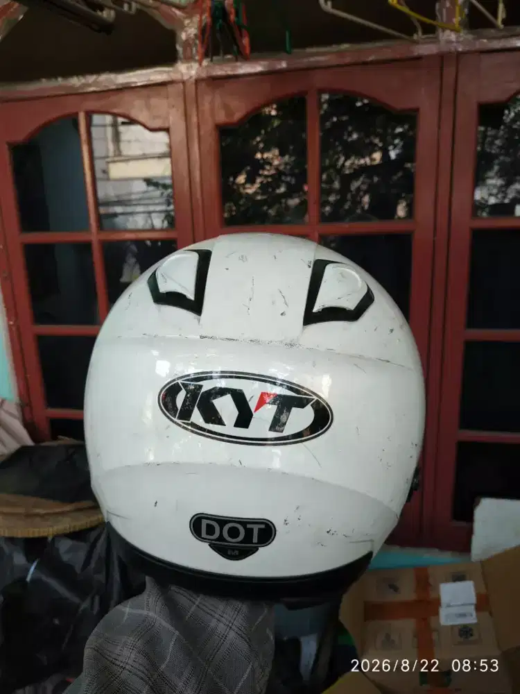 Helm KYT Putih Size M
