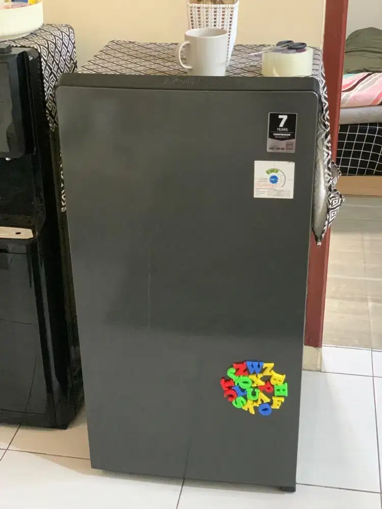 Jual kulkas 1 pintu aqua aqr-185