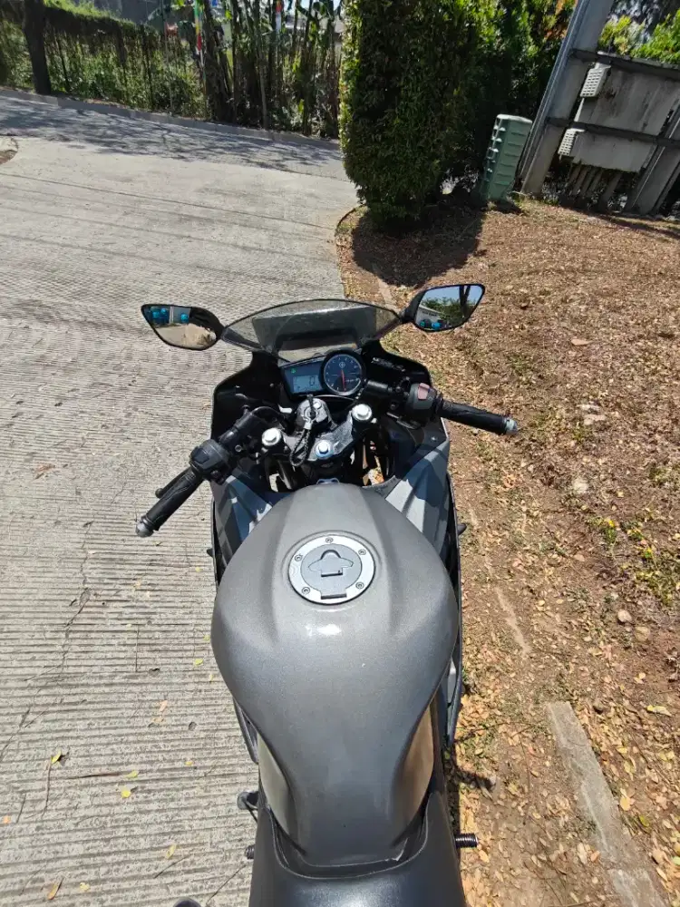 Yamaha R15 V2 2016