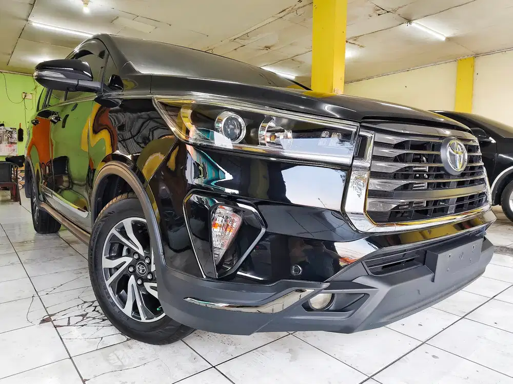TOYOTA INNOVA 2.4 V DIESEL AT 2019 MATIC SOLAR UPGRD NEW VENTURER 2021