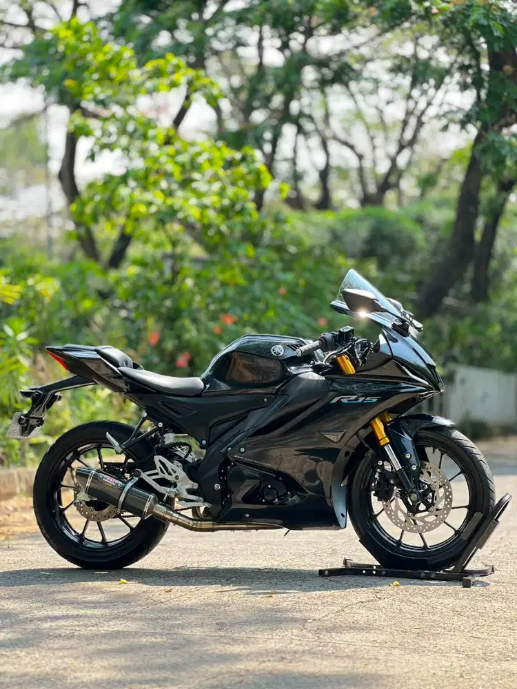 YAMAHA YZF R15 V4 BLACK 2022 KM LOW PAJAK HIDUP KAYAK BARU