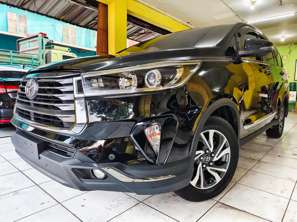 TOYOTA INNOVA 2.4 V DIESEL AT 2019 MATIC SOLAR UPGRD NEW VENTURER 2021