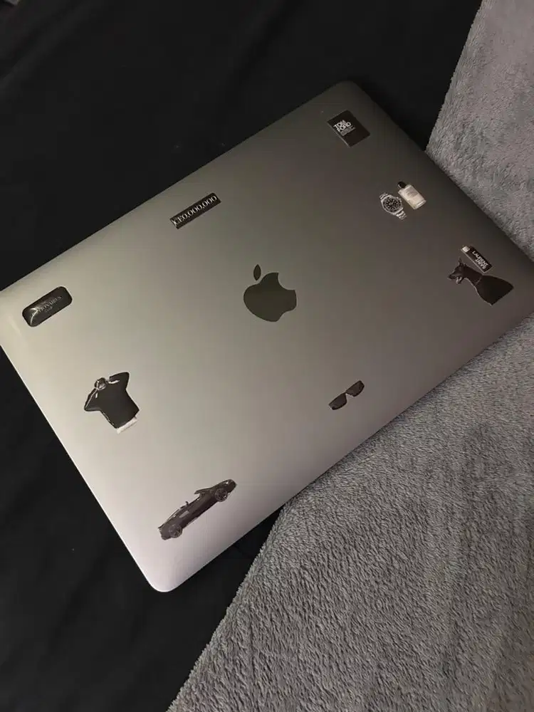 Macbook pro m2 13 inch (2022)