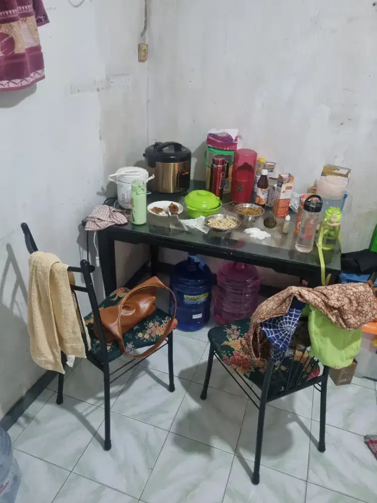 Meja makan + bangku 2 pcs