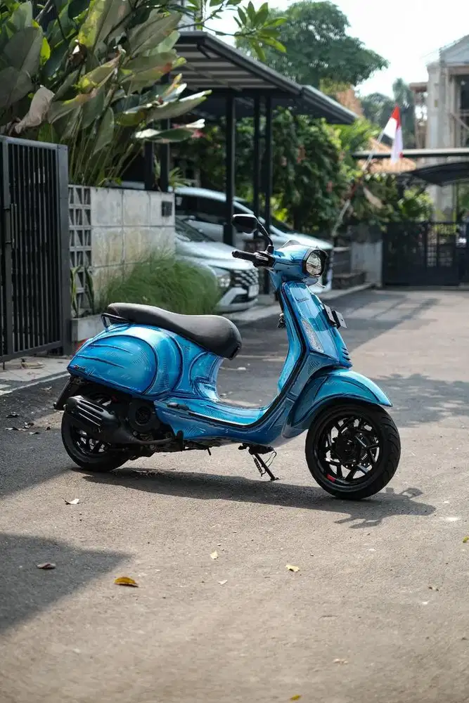 Vespa Sprint S Look Comic Airbrush