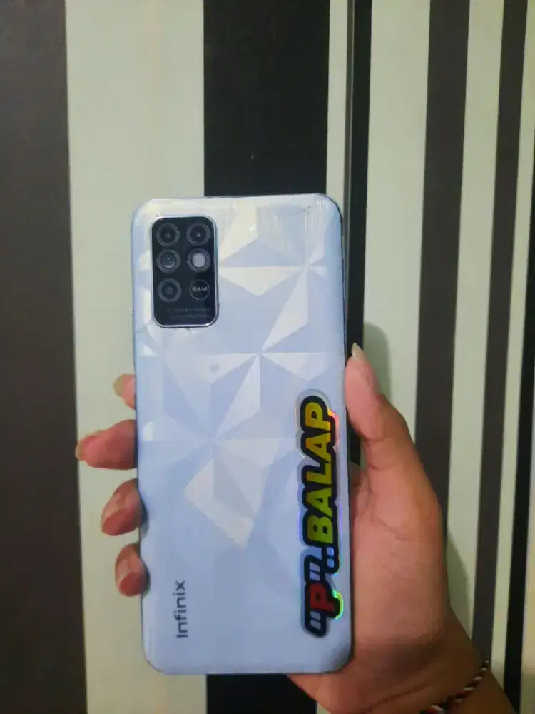 Infinix note 8 6/128 gb