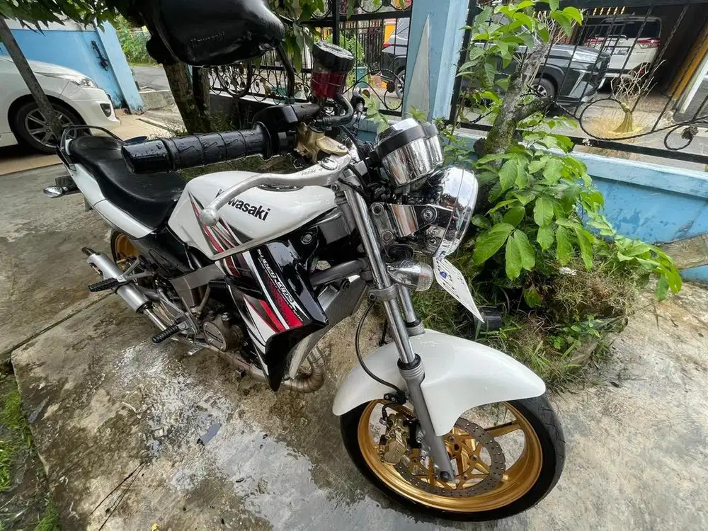 Kawaski Ninja Tahun 2012