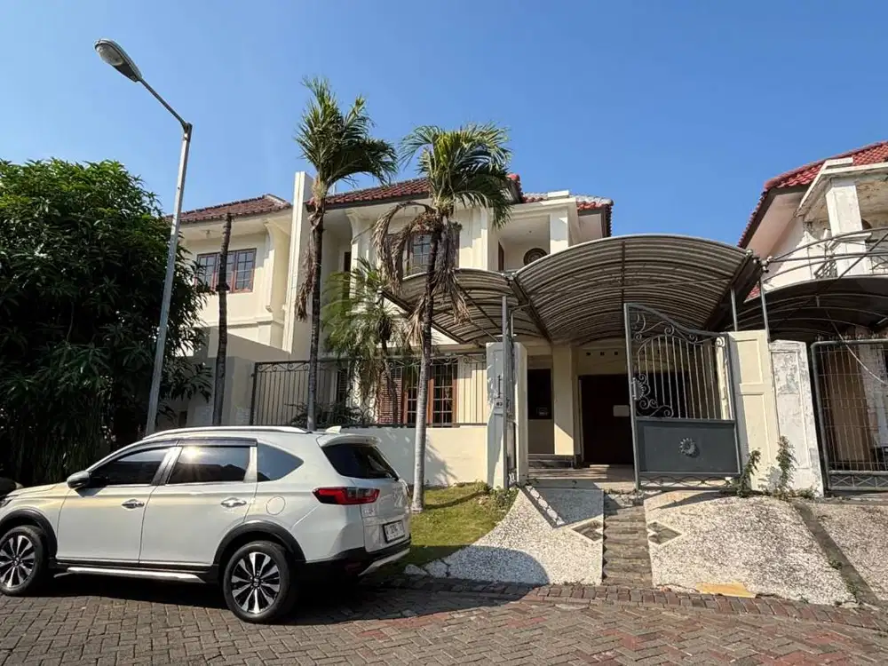 Dijual Rumah Pakuwon City Villa Riviera 2 Lantai Siap Huni Bagus Teraw