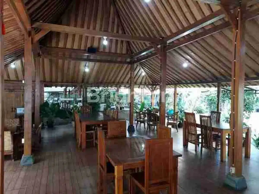 DIJUAL RESTO SIAP PAKAI  SANGAT STRATEGIS, DEKAT KAMPUS UPN / UII  JL BAKUNGAN WEDOMARTANI SLEMAN