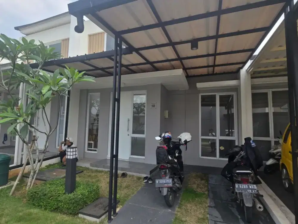 Disewakan Paramount Petals 3 KT unit Sudah Renovasi Kanopi depan dan belakang