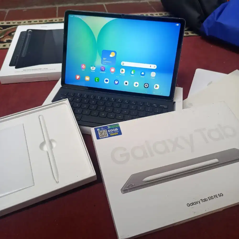 Samsung Galaxy Tab S10 Fe 5G ram 8 internal 128 lengkap plus keyboard