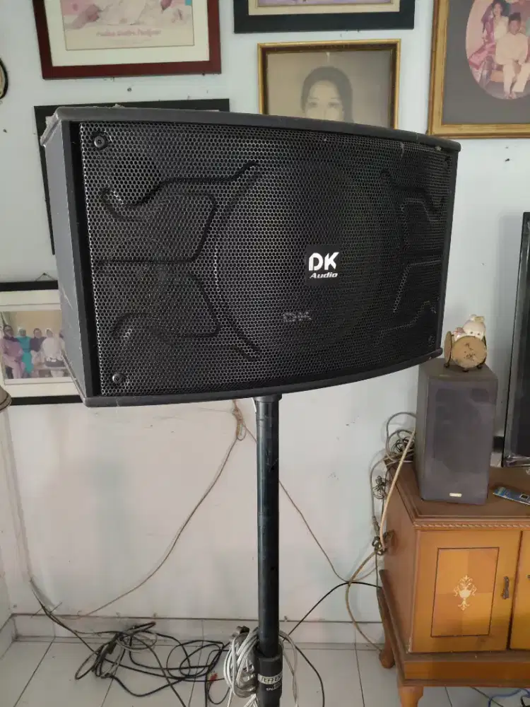 Dijual 2 speaker +stand, sub 12, center bose