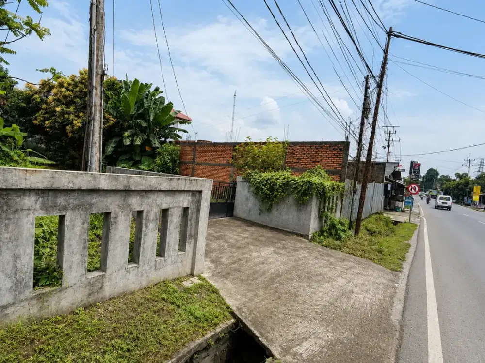Dijual rumah dan tanah di Jl.Raya Sadang, Purwakarta
