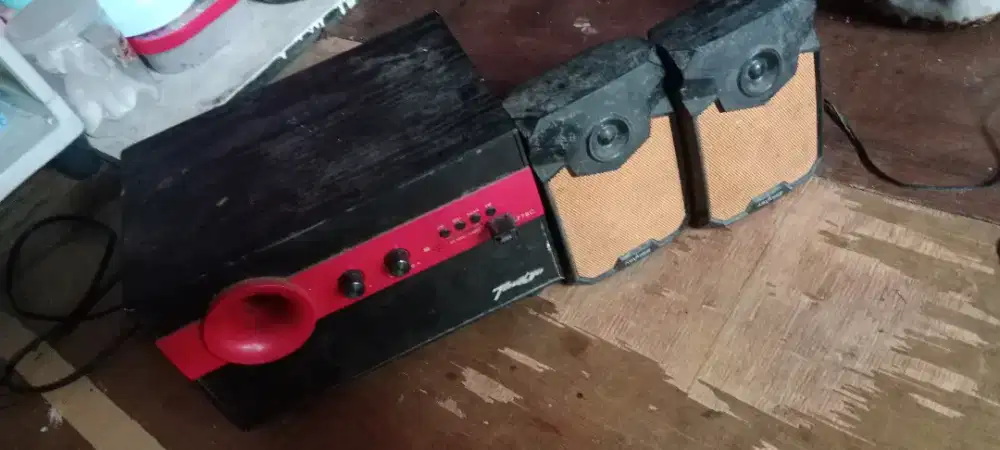 Subwoofer blutut tekcno minus yg satu jecknya patah