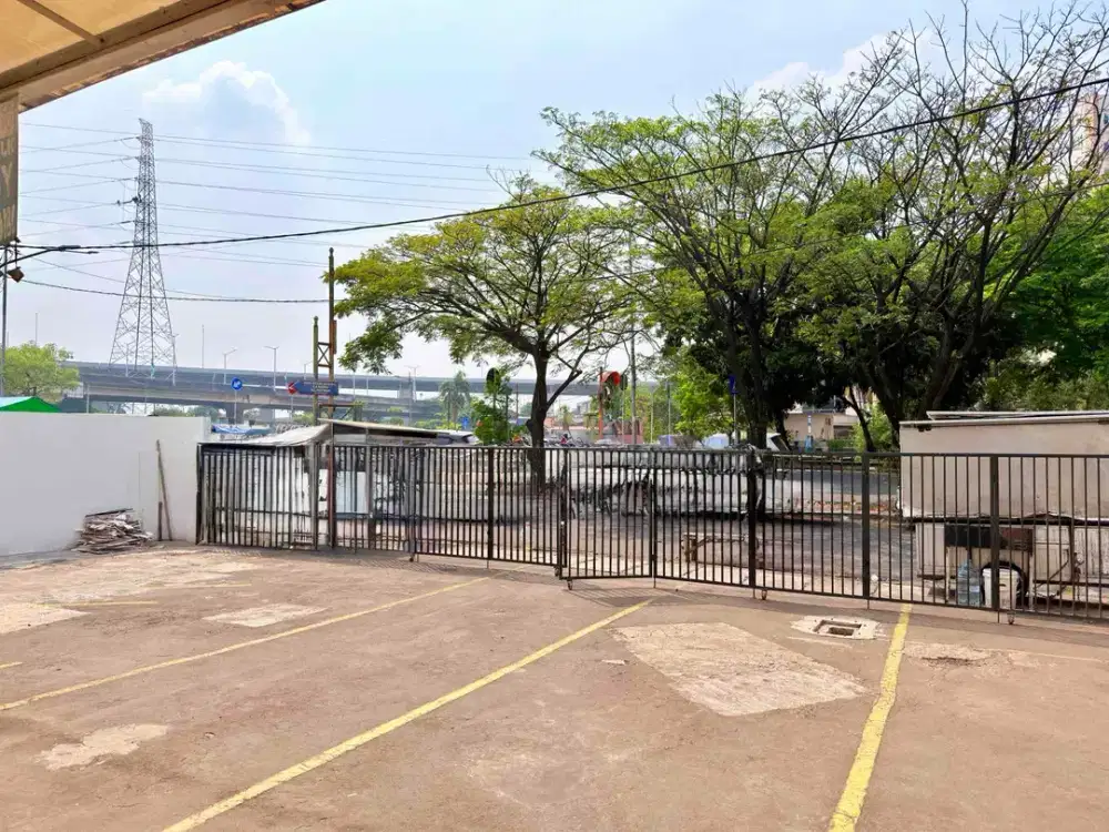 Jual Rumah Hoek 15x28m2 Komersial di Arteri Gading
