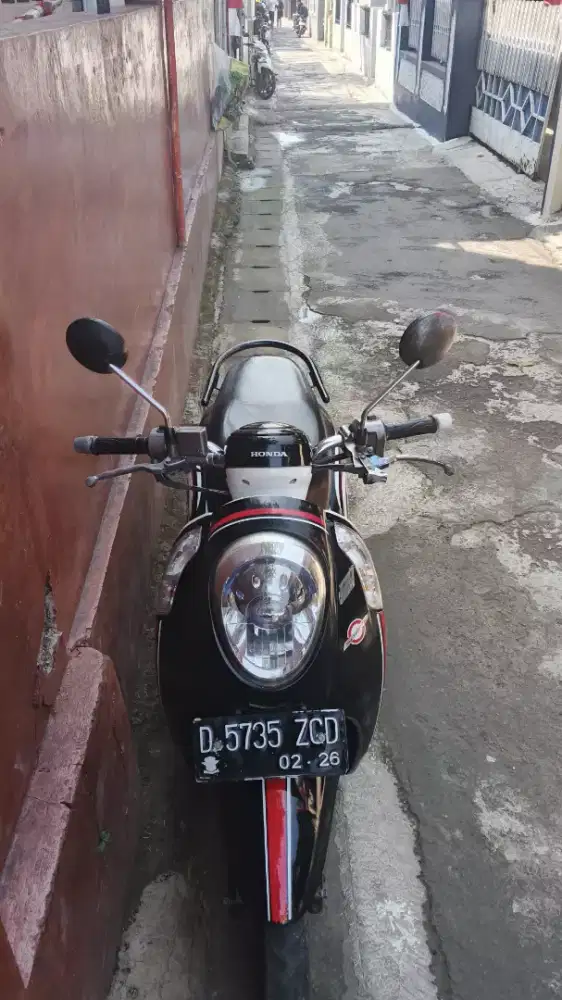 Scoopy 2016 PGM-FI ISS esp warna hitam putih