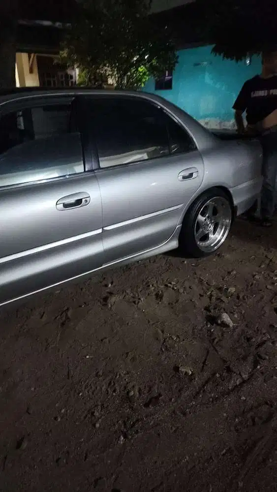 Mitsubishi Galant 1995 Bensin