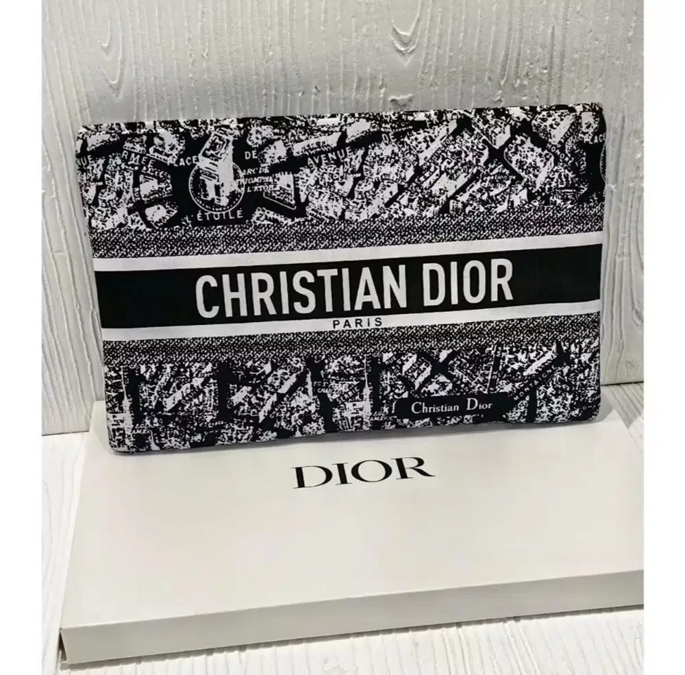 Original VIP Gift Pouch Dior