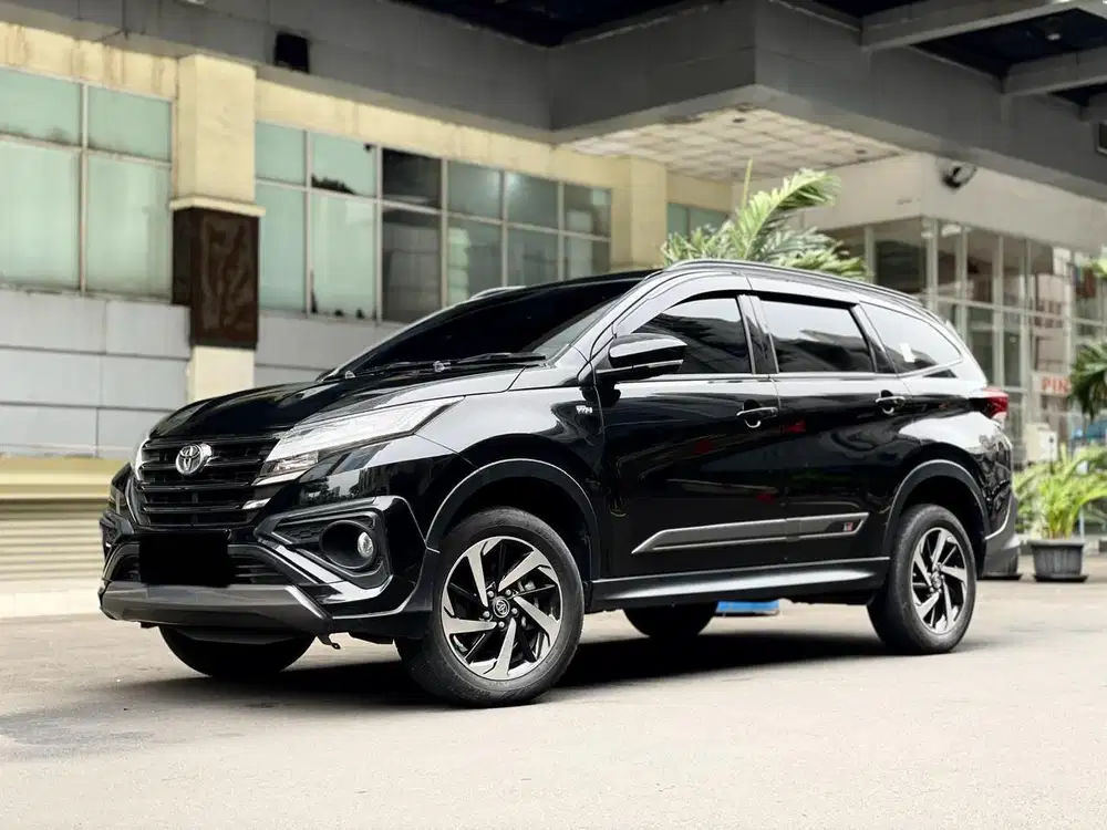 GRAB IT FAST! TOYOTA RUSH 1.5 GR AT 2022
