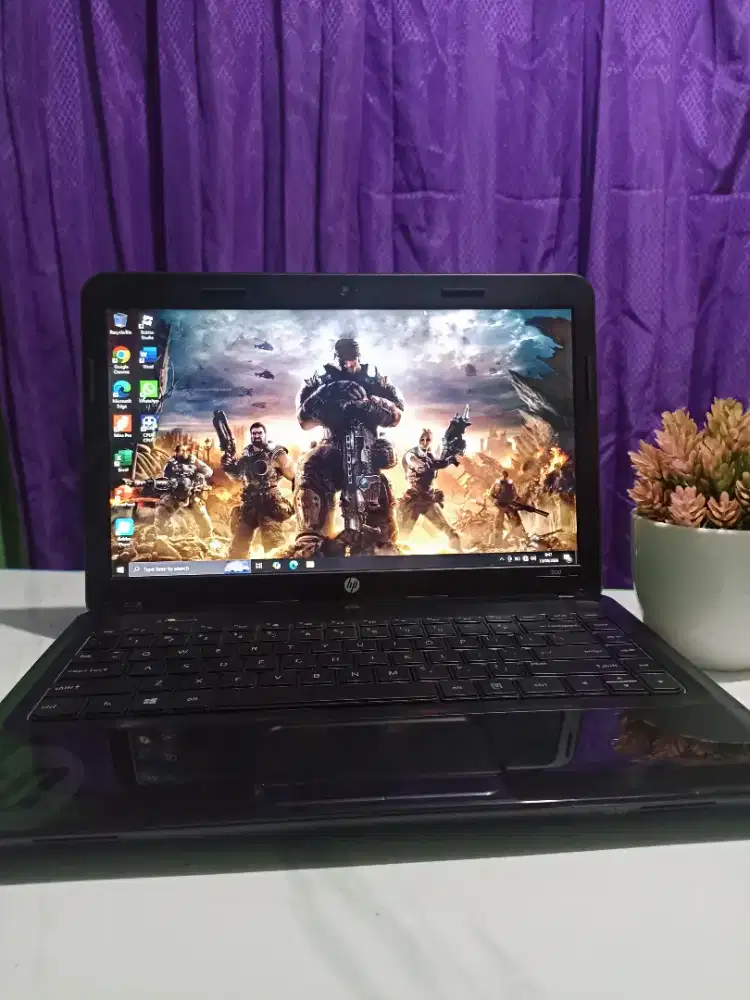 LAPTOP HP 1000. AMD A4. RAM 8 GB. BATREI AWET 100%. NO LELET