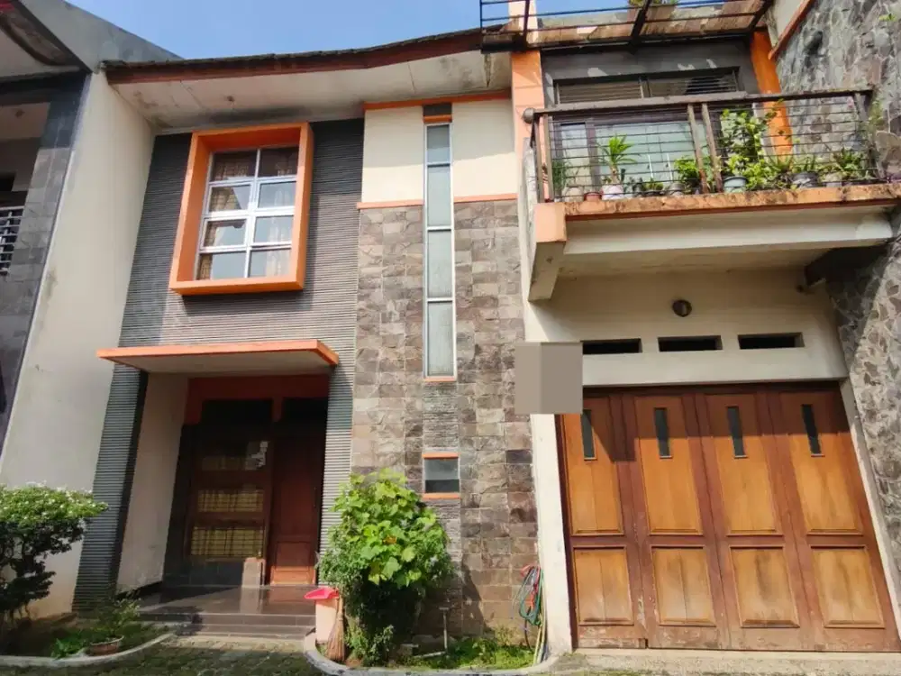 Di Jual Rumah Strategis di Kramat Jati, Jakarta Timur