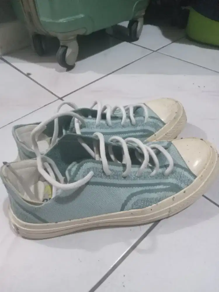 dijual sepatu bekas uk 37