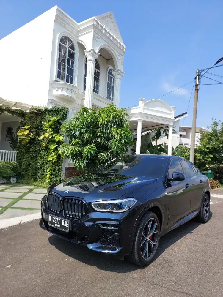 BMW X6 xDrive40i M Sport Package 2022 
Black on Brown